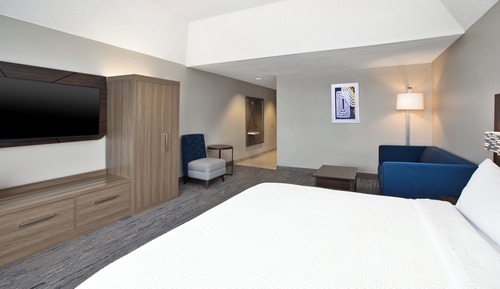 Suite, 1 très grand lit et 1 canapé-lit
