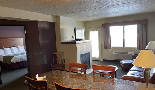 Suite Familiale, 1 très grand lit, non-fumeurs, cheminée (2 Room, Kitchen)