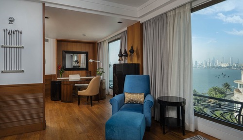 Suite Junior, 1 très grand lit, vue baie