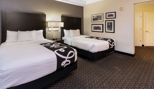 Chambre, 2 lits doubles, non-fumeurs (Mobility/Hearing Impaired Accessible)