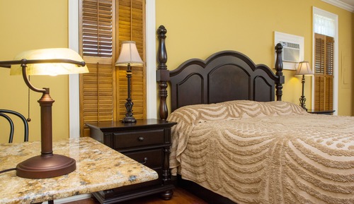 Chambre, salle de bains privée (11 Railroad Room)