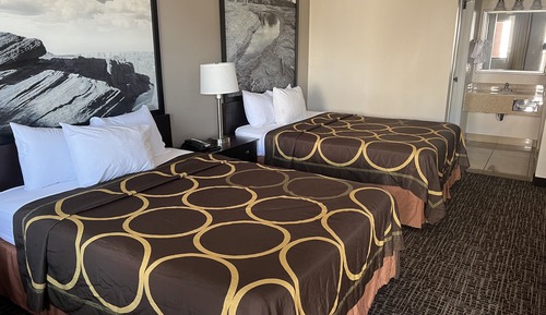 Chambre Standard, 2 grands lits