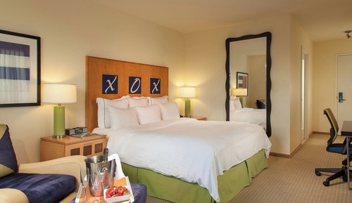 Chambre, 1 très grand lit, vue ville (Mobility/Hearing Access, Roll-In Shwr)