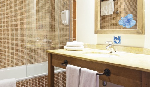 Chambre Standard (2+2//PortAventura+1 ticketFerrariLand)