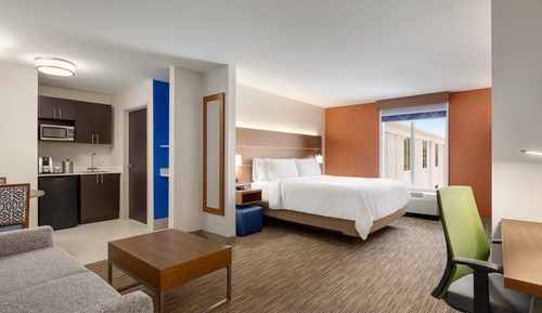Suite, 1 très grand lit et 1 canapé-lit