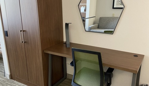 Suite, 1 très grand lit, accessible aux personnes à mobilité réduite (Accessible Tub)