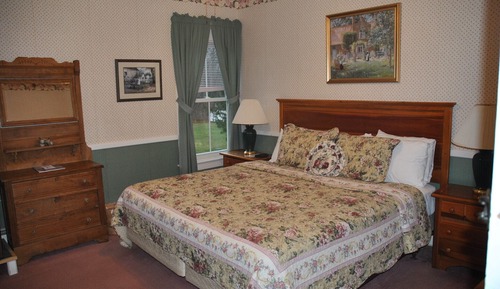 Room (King w/tub)