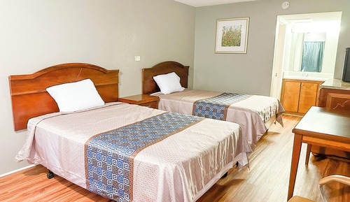 Chambre, 2 lits doubles, accessible aux personnes à mobilité réduite, non-fumeurs