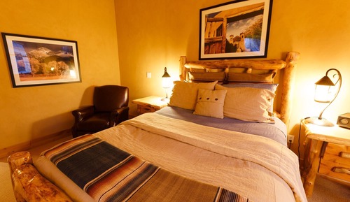 Chambre, 1 grand lit, accessible aux personnes à mobilité réduite, cheminée