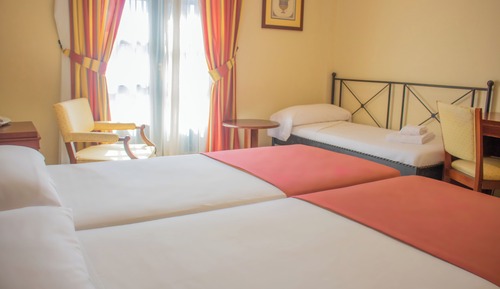 Chambre Double ou avec lits jumeaux (extra bed)