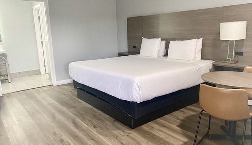 Chambre, 1 très grand lit, accessible aux personnes à mobilité réduite