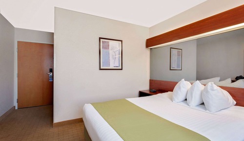 Chambre, 1 grand lit, non-fumeurs (Mobility/Hearing, Tub w/ Grab Bars)