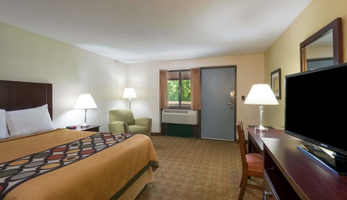 Chambre, 1 grand lit, four à micro-ondes