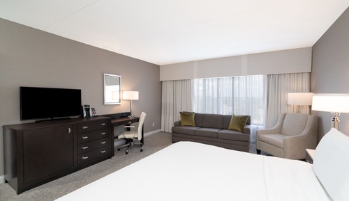 Chambre Standard, 1 très grand lit et 1 canapé-lit