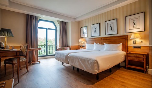 Chambre Supérieure, 2 lits une place, vue ville