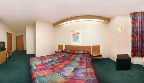 Chambre, 1 grand lit, accessible aux personnes à mobilité réduite, non-fumeurs