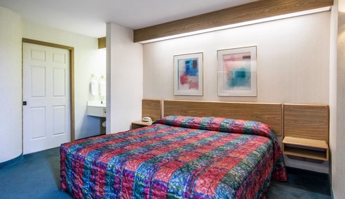 Chambre Standard, 1 très grand lit, fumeurs