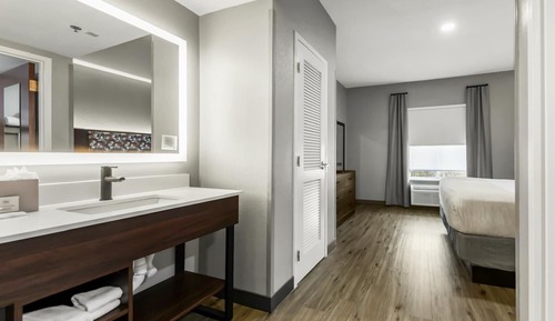 Suite, plusieurs lits, accessible aux personnes à mobilité réduite, cuisine (Mobility/Non Smoking)