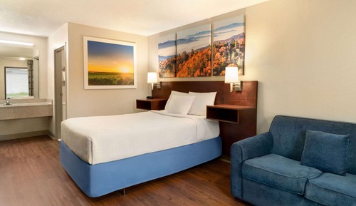 Chambre Deluxe, 1 grand lit, accessible aux personnes à mobilité réduite, non-fumeurs (Mobility)