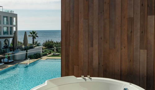 Chambre (Supreme with Terrace Bathtub)
