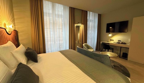 Privilege, Chambre, 1 très grand lit