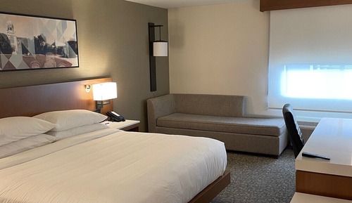 Chambre, 1 très grand lit et 1 canapé-lit