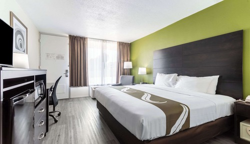 Chambre, 1 très grand lit, accessible aux personnes à mobilité réduite, non-fumeurs