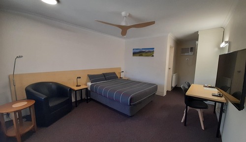 Chambre Affaires, 1 très grand lit, non-fumeurs