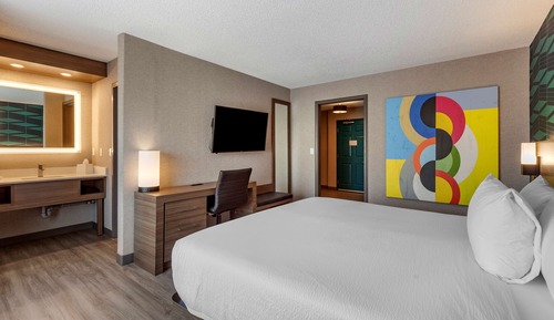 Suite, 1 très grand lit, non-fumeurs, coin cuisine (Shower Only;with Sofabed)
