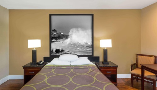 Chambre, 1 grand lit, accessible aux personnes à mobilité réduite, non-fumeurs (Mobility/Hearing)