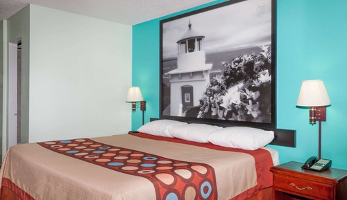 Chambre, 1 très grand lit, non-fumeurs