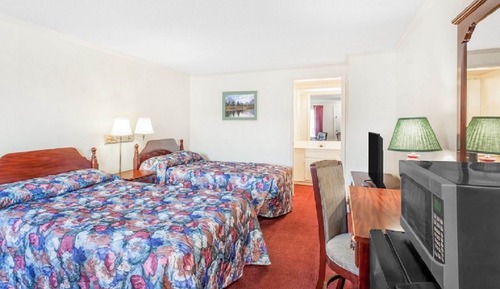 Chambre Double Standard, 2 lits doubles, non-fumeurs, réfrigérateur et four à micro-ondes