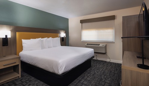 Chambre, 1 grand lit, accessible aux personnes à mobilité réduite, non-fumeurs