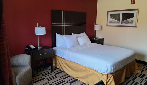 Chambre Standard, 1 grand lit, accessible aux personnes à mobilité réduite, baignoire