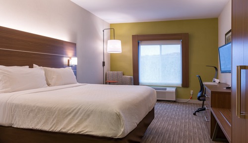 Chambre Standard, 1 très grand lit et 1 canapé-lit