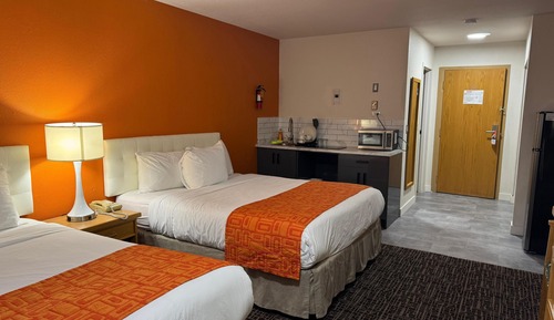 Chambre, 2 grands lits, non-fumeurs, coin cuisine
