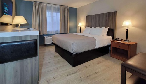 Chambre, 1 grand lit, accessible aux personnes à mobilité réduite, non-fumeurs