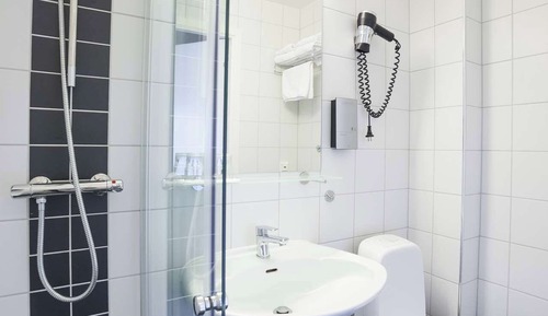 Chambre Supérieure, 1 grand lit (Extra)