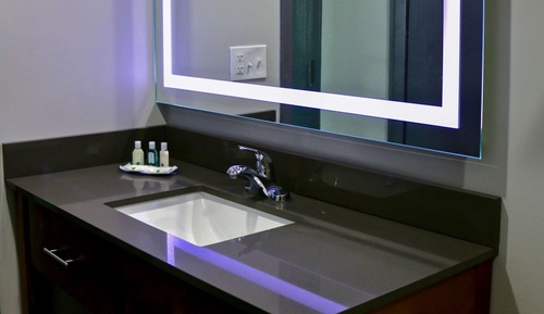 Chambre, 1 grand lit, accessible aux personnes à mobilité réduite, non-fumeurs