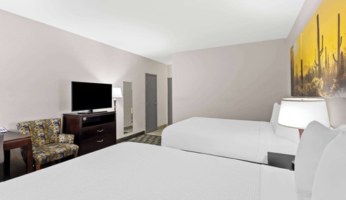 Chambre, 2 grands lits, non-fumeurs, en bord de piscine