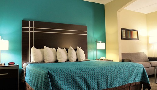 Chambre Standard, 1 très grand lit, accessible aux personnes à mobilité réduite, baignoire à jets