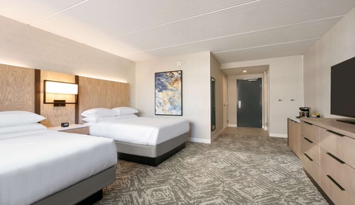 Chambre, 2 grands lits, accessible aux personnes à mobilité réduite, baignoire (Mobility)