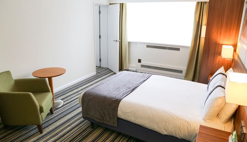 Chambre Standard, 1 lit double, baignoire accessible aux personnes à mobilité réduite