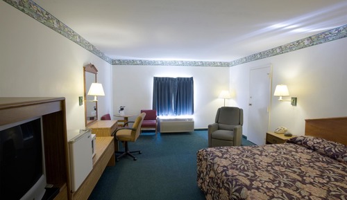 Chambre, 1 très grand lit, fumeurs