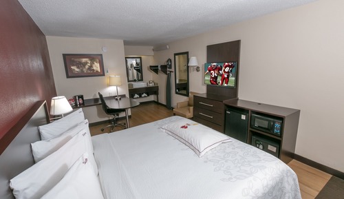 Chambre Premium, 1 très grand lit (Upgraded Bedding & Snack, Smoke Free)