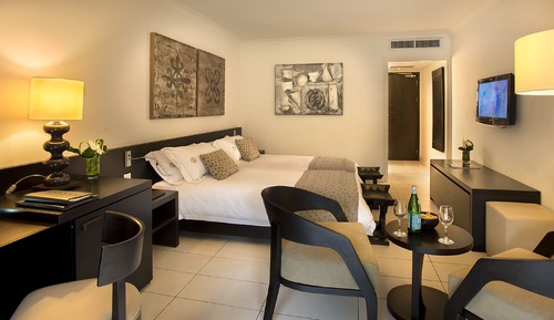 Chambre Double (Physically Accessible)