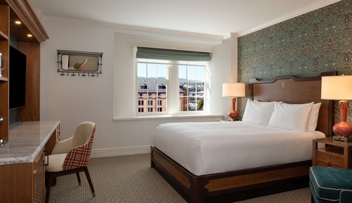 Chambre, 1 grand lit, accessible aux personnes à mobilité réduite, baignoire