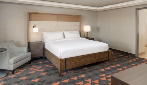 Suite, 1 très grand lit (Courtyard Access)