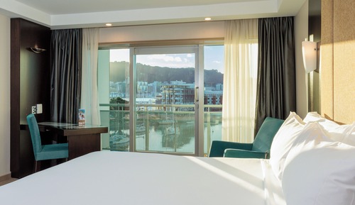 Chambre Double Supérieure, vue port