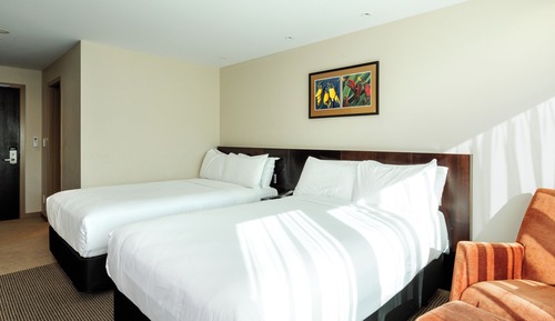Chambre Supérieure, 2 lits doubles, vue port